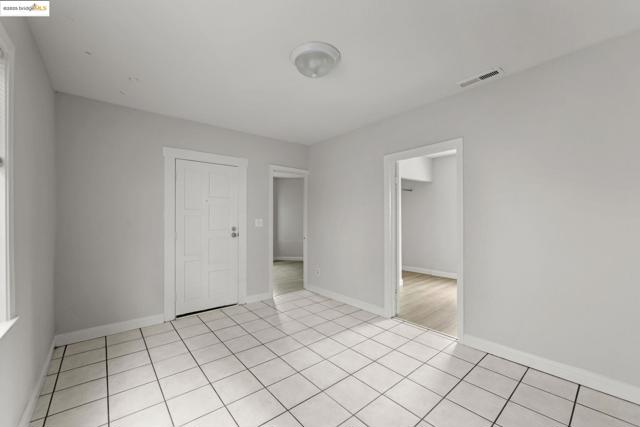 1311 87Th Ave, Oakland CA: https://media.crmls.org/mediaz/7604987c-8abc-4bde-9496-d171382bb3cb.jpg