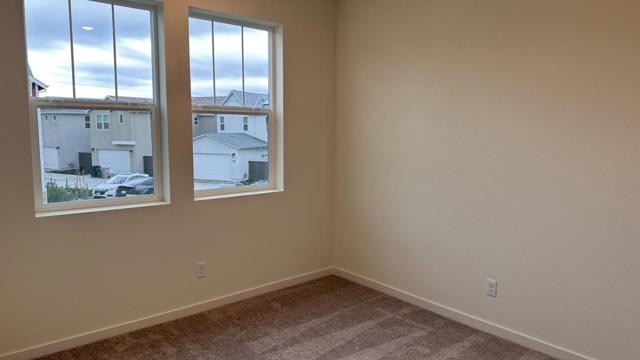 2817 Earthened Walk, Sacramento CA: https://media.crmls.org/mediaz/76056302-8fac-4ff0-aff3-d473aa4ad513.jpg