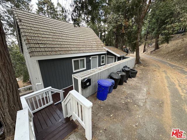 29160 Arrowhead Drive, Cedar Glen CA: https://media.crmls.org/mediaz/76056e4e-0cb1-4dcf-b67d-87ba9a63b232.jpg