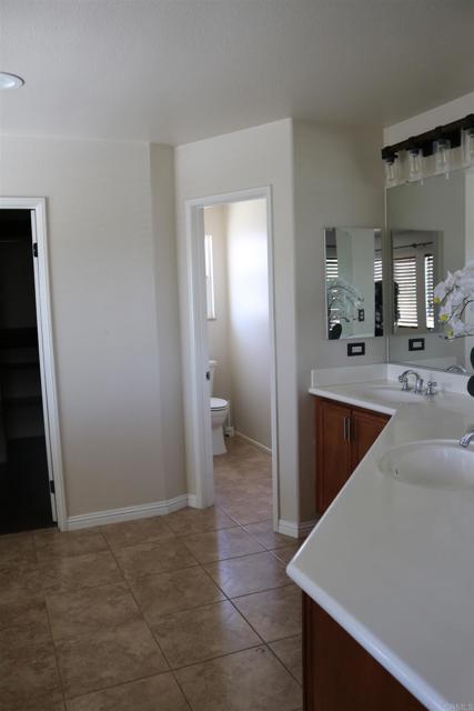 Detail Gallery Image 9 of 17 For 766 Conlon Dr, Hemet,  CA 92545 - 4 Beds | 4 Baths