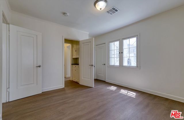 859 S Le Doux Road, Los Angeles CA: https://media.crmls.org/mediaz/7605d522-671a-4588-b98f-e169dd16f11b.jpg