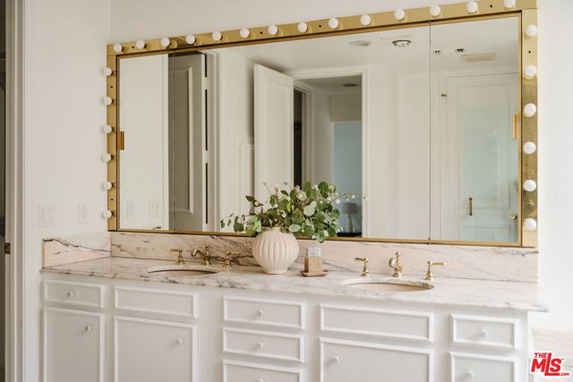 2227 Century Hill, Los Angeles CA: https://media.crmls.org/mediaz/7605fea9-0030-4b57-a303-1a89d2b82977.jpg