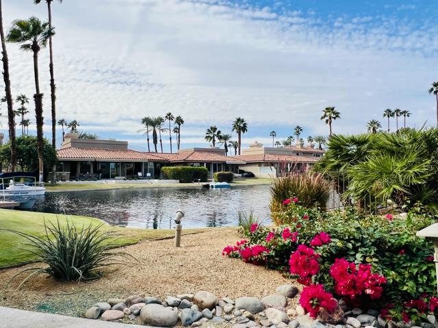 165 Lake Shore Drive, Rancho Mirage CA: https://media.crmls.org/mediaz/760651e7-5297-4399-9b8f-5319b3c53743.jpg