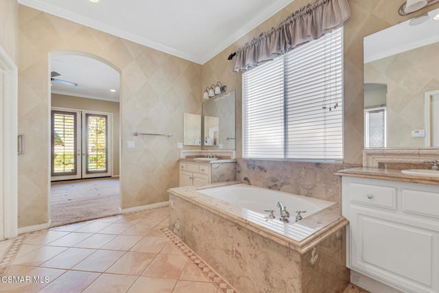 5199 Via Dolores, Newbury Park CA: https://media.crmls.org/mediaz/76065a67-cf64-40cf-8c41-028f64dd7228.jpg