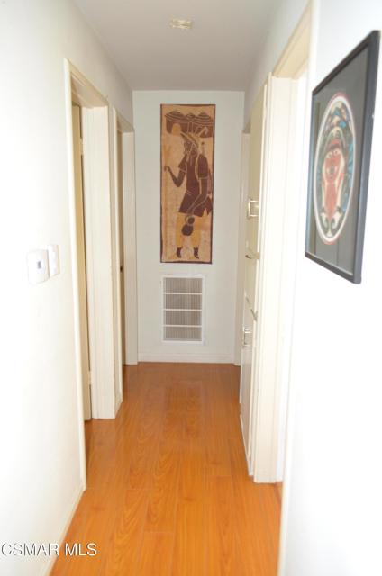 550 Arch Place, Glendale CA: https://media.crmls.org/mediaz/76069418-9842-42fa-9597-a62bfe6c5f39.jpg