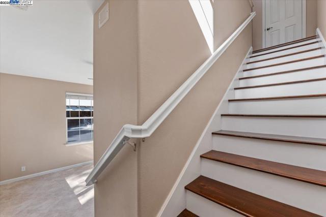9752 Belladonna Dr, San Ramon CA: https://media.crmls.org/mediaz/7606fce0-d245-4bb7-848a-54aa4e184a8e.jpg