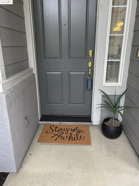 8040 Kelok Way, Clayton CA: https://media.crmls.org/mediaz/76076556-7a65-4fb6-82dd-14c5a21c4b22.jpg