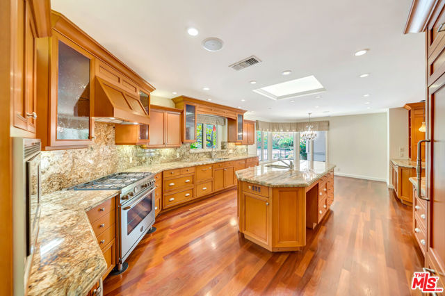 1100 Rodeo Road, Arcadia CA: https://media.crmls.org/mediaz/76080c74-55d0-4ab3-b17d-0cda728082bc.jpg
