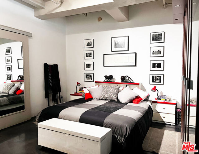 849 S Broadway, Los Angeles CA: https://media.crmls.org/mediaz/760843ef-7854-4bf5-9774-bb9f4ff21e7e.jpg