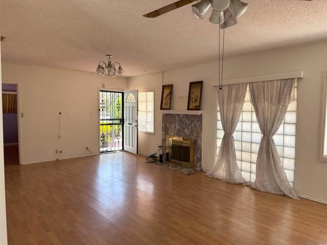 9109 Lower Azusa Rd, Rosemead CA: https://media.crmls.org/mediaz/760867fb-f959-4141-82c9-8f332c74758b.jpg