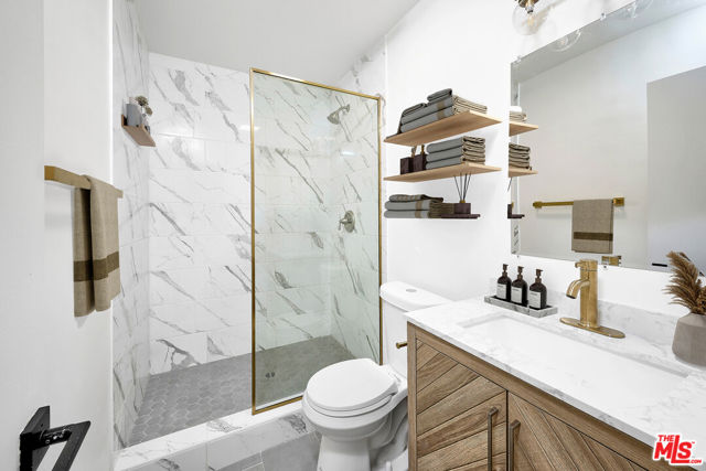 1228 14th Street, Santa Monica CA: https://media.crmls.org/mediaz/76088966-4c80-4ec2-8852-9bde99d20f5b.jpg