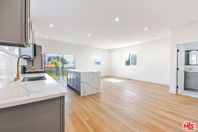 1923 Carmona Avenue, Los Angeles CA: https://media.crmls.org/mediaz/7608c046-381b-4f9c-b74f-158dca9d0b47.jpg