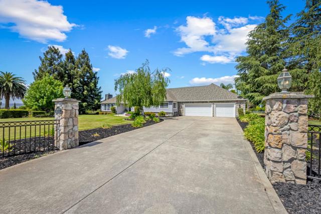 14830 Bartlett Court, San Martin CA: https://media.crmls.org/mediaz/7608d851-14ff-484a-9acd-6bb2b18cdf53.jpg