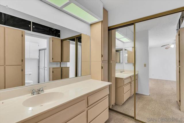 15209 Mauna Loa, Hesperia CA: https://media.crmls.org/mediaz/760a4529-019c-4202-8d98-dc4bb7cffb6c.jpg