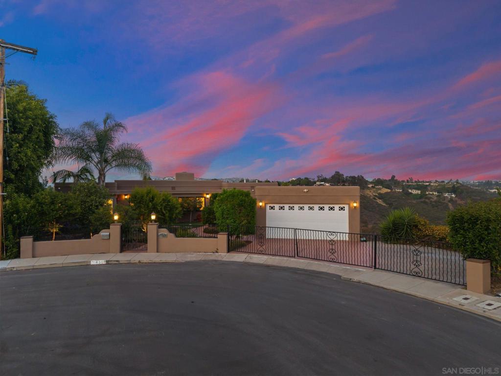 4391 Middlesex Drive - photo 2