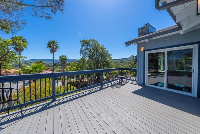 24805 Corte Poco, Salinas CA: https://media.crmls.org/mediaz/760a971b-be2d-4596-aef3-3585d31b1a5d.jpg