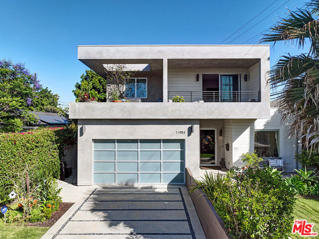 11954 Lucile Street, Culver City CA: https://media.crmls.org/mediaz/760ad97b-158c-4b5f-9c99-ccdf71eba8b2.jpg