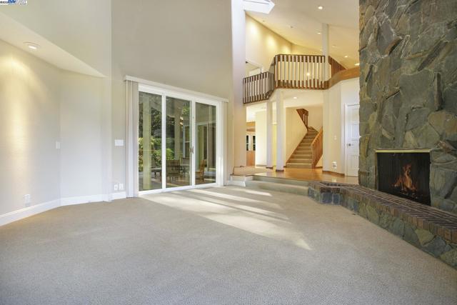 3 BLACKHAWK CLUB CT, Danville CA: https://media.crmls.org/mediaz/760b8efe-82e3-45c6-b595-5add6d8e6dcf.jpg