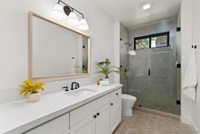 2511 San Clemente Ave, Vista CA: https://media.crmls.org/mediaz/760c3346-7088-4dd2-a34d-4e3b506ced6e.jpg