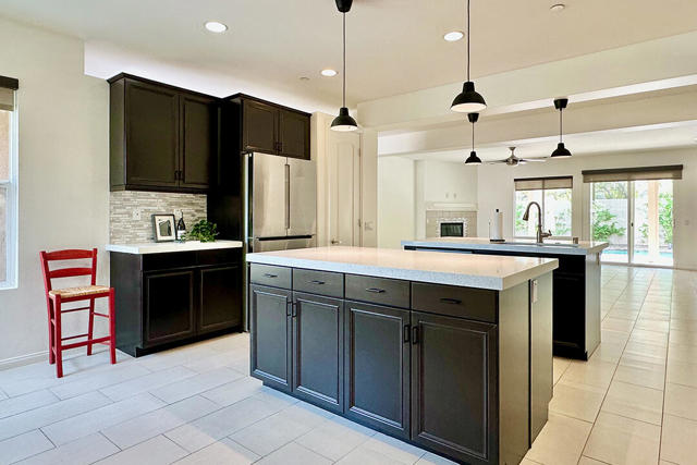 1247 Oro, Palm Springs CA: https://media.crmls.org/mediaz/760c669f-b2f3-4b28-8ff1-2c23bd8cecba.jpg