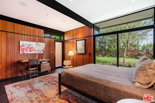 5228 Escalante Drive, La Canada Flintridge CA: https://media.crmls.org/mediaz/760d362d-a603-4892-b734-bbda511ae946.jpg