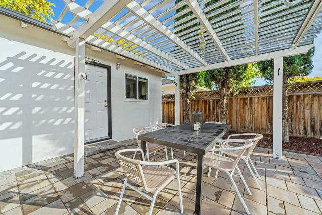 716 Kiely Boulevard, Santa Clara CA: https://media.crmls.org/mediaz/760d5f53-8565-438f-9c32-3ea6090dae9a.jpg
