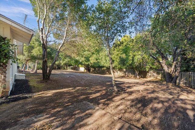 12272 Windsor Court, Los Altos Hills CA: https://media.crmls.org/mediaz/760e7f92-68cc-4392-bc8e-7dc0b69d766e.jpg