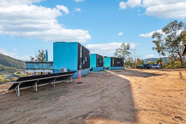 26086 Bear Valley Heights Road, Escondido CA: https://media.crmls.org/mediaz/760ee353-6b6f-4455-b2b1-f791783221f7.jpg