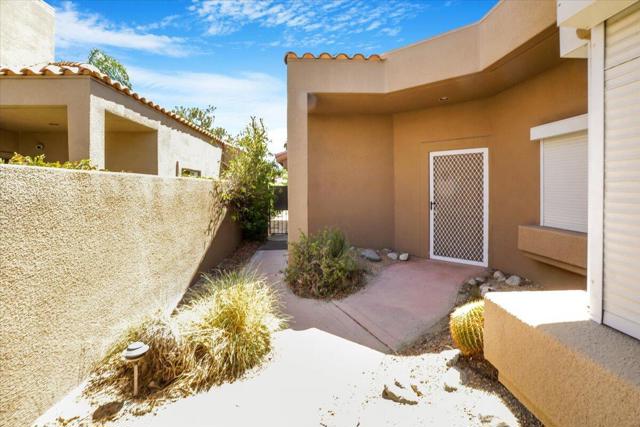23 Pine Valley Drive, Rancho Mirage CA: https://media.crmls.org/mediaz/760f130f-4243-467a-98f2-3e62363cfade.jpg