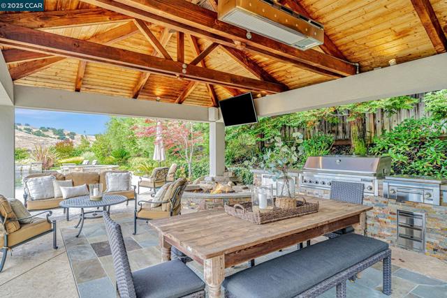 120 Tamarind Ln, Danville CA: https://media.crmls.org/mediaz/760f61ae-955b-474b-8fc6-047938c12f4b.jpg