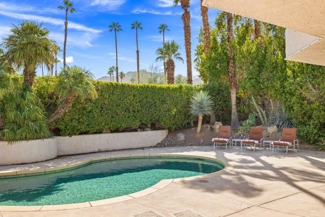 73681 Agave Lane, Palm Desert CA: https://media.crmls.org/mediaz/7610ce88-e715-4b48-8e85-ef05ab2f4686.jpg