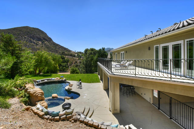 29677 Mulholland Highway, Agoura Hills CA: https://media.crmls.org/mediaz/76113aab-acb0-404f-8619-9000ed784f66.jpg