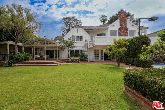 628 N Elm Drive, Beverly Hills CA: https://media.crmls.org/mediaz/76119591-d67d-4b55-8f2a-42d64bae94bf.jpg