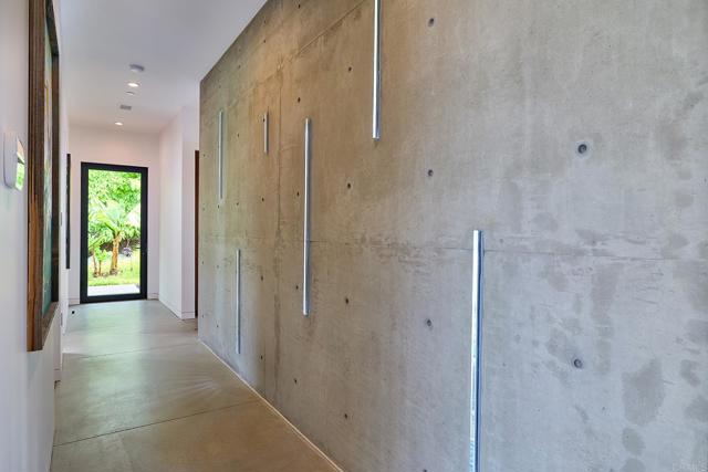 630 Ocean View Avenue, Encinitas CA: https://media.crmls.org/mediaz/7611a953-ca46-4121-bef4-836fec4019e3.jpg
