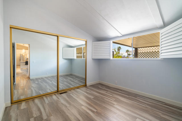 14 International Boulevard, Rancho Mirage CA: https://media.crmls.org/mediaz/7611c6fd-1c2f-4130-9533-4ee99f8916e3.jpg