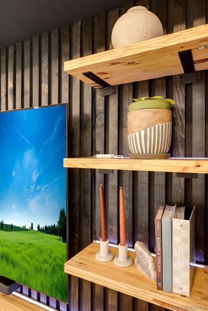 6861 Secano St, San Diego CA: https://media.crmls.org/mediaz/7611d26f-6e87-428a-af45-35733ca7ee32.jpg