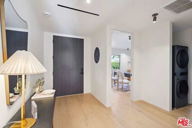 4539 Atoll Avenue, Sherman Oaks CA: https://media.crmls.org/mediaz/7612503e-22a2-40e0-a669-62de9cadb8fb.jpg