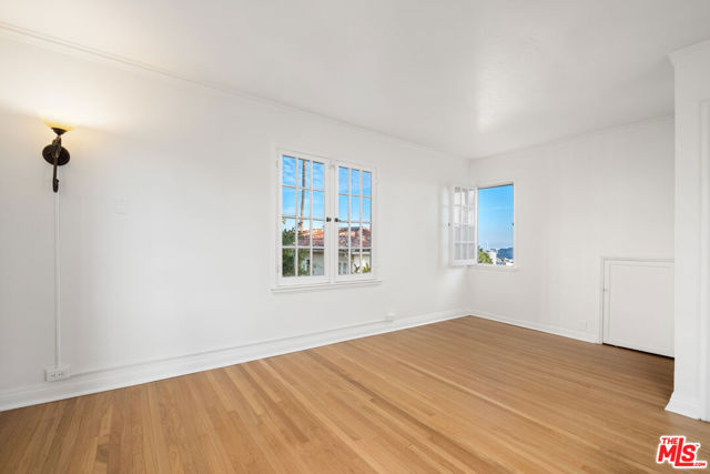 2063 Grace Avenue, Los Angeles CA: https://media.crmls.org/mediaz/761376f3-db65-4e94-8b03-f8db8cf000b4.jpg