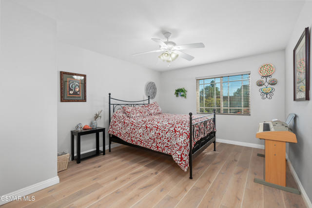 1455 Calle Colina, Thousand Oaks CA: https://media.crmls.org/mediaz/7613f9c9-1e42-4eba-8aed-d06202d262b0.jpg