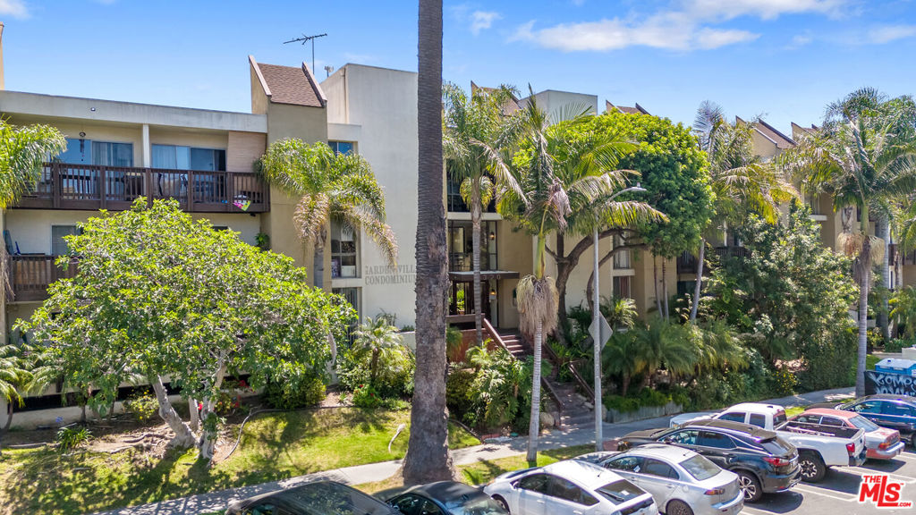 320 S Ardmore Avenue #124