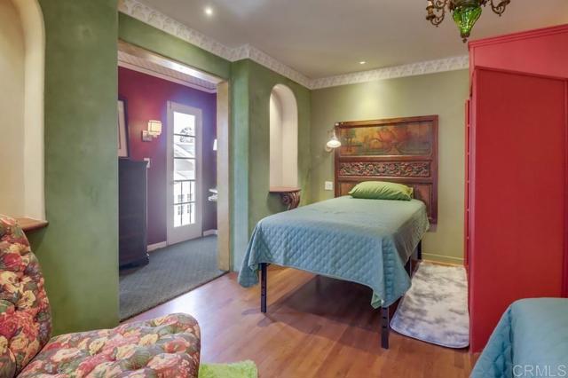 Detail Gallery Image 37 of 73 For 3014 Xenophon St, Point Loma,  CA 92106 - 5 Beds | 3 Baths