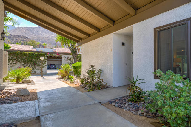 Image 33 of 36 For 290 San Jose Road 52