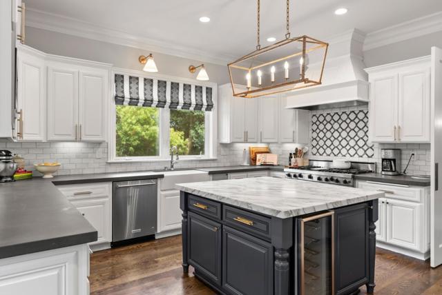 629 Lombardy Way, Redwood City CA: https://media.crmls.org/mediaz/76145910-be13-42f5-b9ce-dfb3e2a2fe9c.jpg