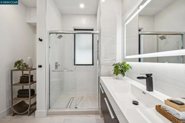 158 Lawson Road, Kensington CA: https://media.crmls.org/mediaz/76147136-8024-4ee7-9e9b-9649c5cb2efb.jpg