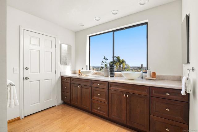 5838 Yokohama Ct, San Diego CA: https://media.crmls.org/mediaz/7614c495-843c-4cec-8a53-b56d9db582e5.jpg