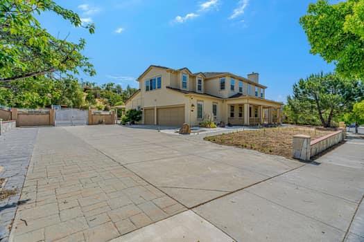 2557 Bentley Ridge Drive, San Jose CA: https://media.crmls.org/mediaz/7614c814-96ab-451d-993b-7f3a9f08021b.jpg