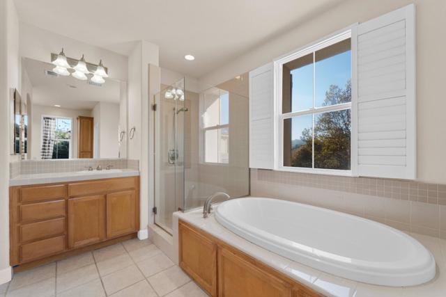 9652 Cooper Place, Gilroy CA: https://media.crmls.org/mediaz/7614c9e6-73d8-4e48-9feb-cd08445ab85e.jpg