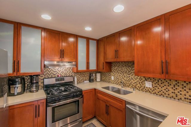4702 Fulton Avenue, 107 photo 7