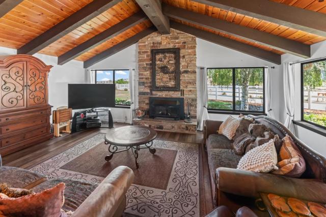 3465 Susie Lane, Gilroy CA: https://media.crmls.org/mediaz/76151494-6dc3-46c4-a2f5-35cb85cb5a39.jpg