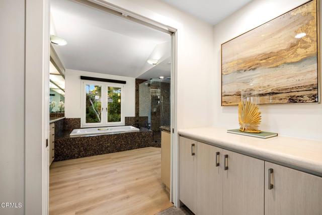 1265 Chateau Road, Pasadena CA: https://media.crmls.org/mediaz/76161746-31df-4fe1-8cab-fa84b58ed794.jpg